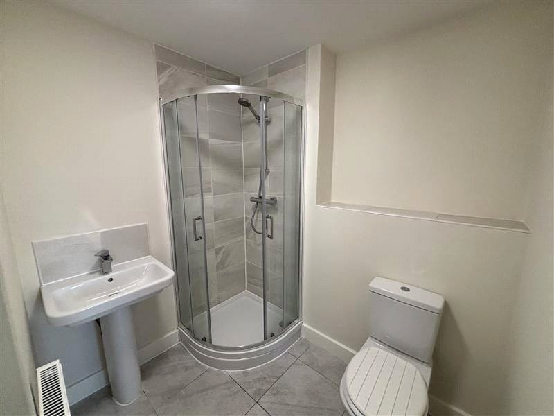 2 bedroom house, Comelybank Drive, Mexborough S64 - Available