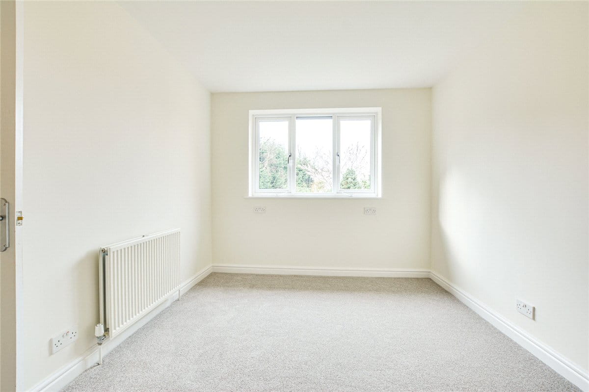 4 bedroom house, Burnside, Hale Barns WA15 - Available