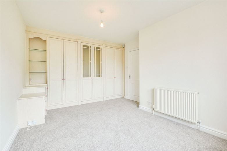 4 bedroom house, Burnside, Hale Barns WA15 - Available