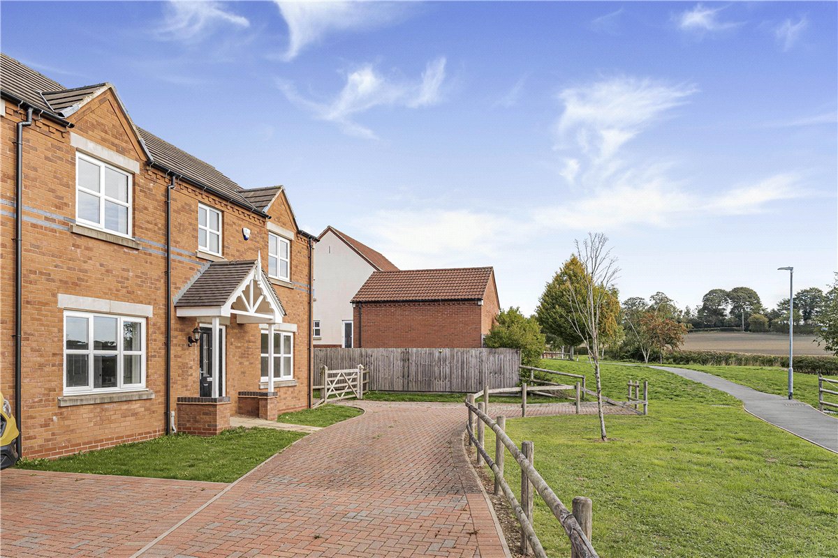 4 bedroom house, Thurgaton Way, Newton DE55 - Available