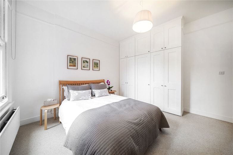 3 bedroom flat, Bishops Mansions, Fulham SW6 - Available