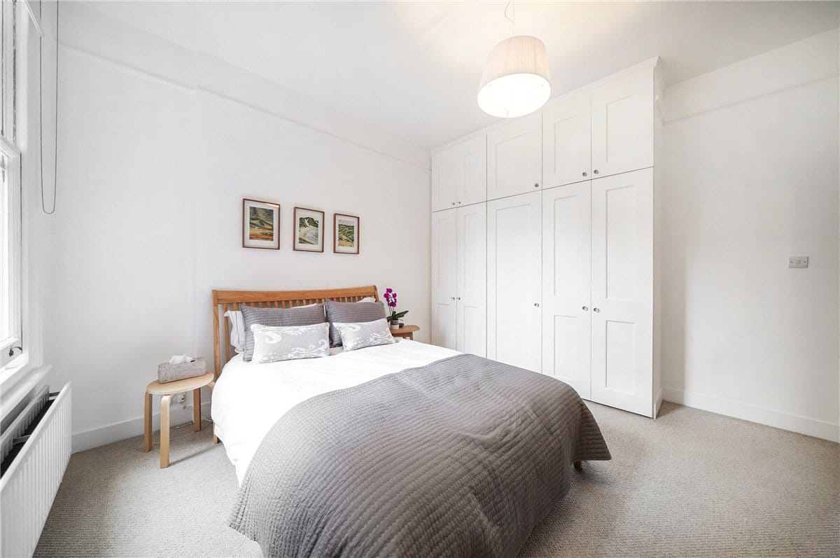 3 bedroom flat, Bishops Mansions, Fulham SW6 - Available