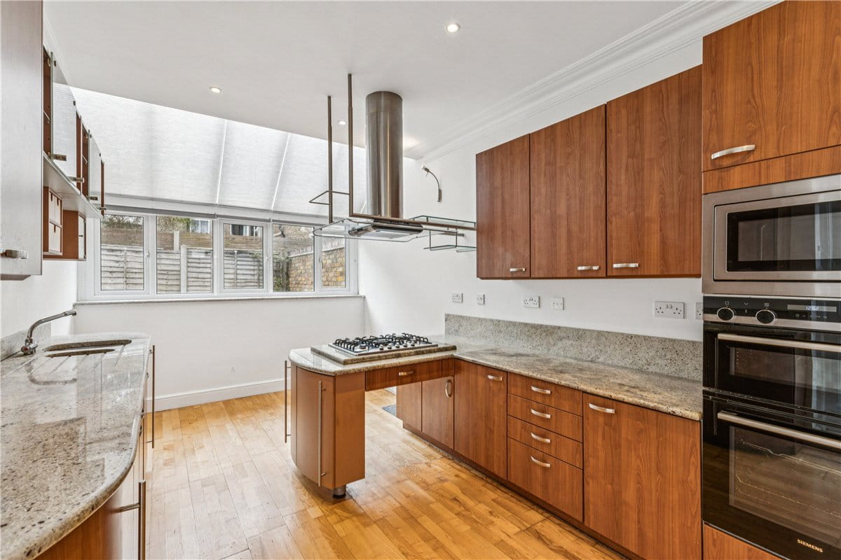 4 bedroom house, Firth Gardens, London SW6 - Available