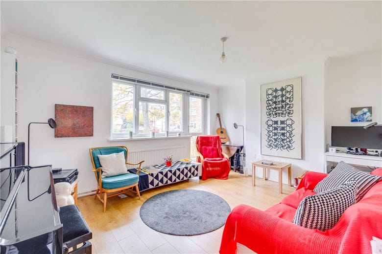 2 bedroom flat, Ethel Rankin Court, Fulham Park Road SW6 - Available