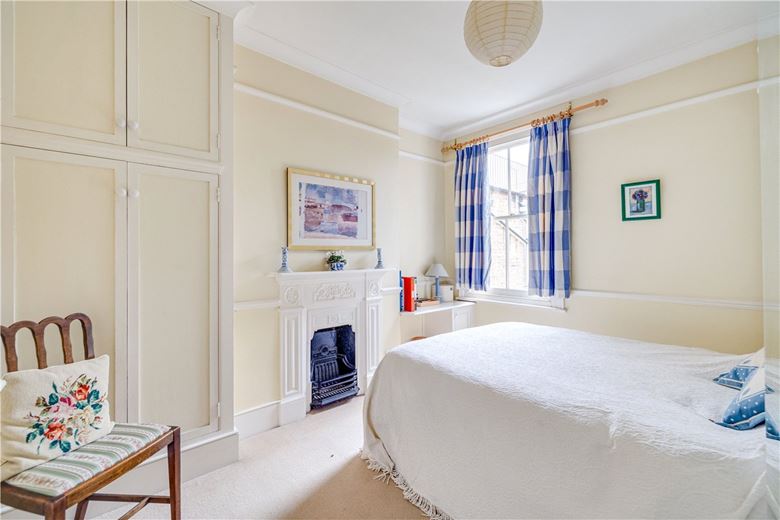 2 bedroom flat, Queensmill Road, London SW6 - Sold STC