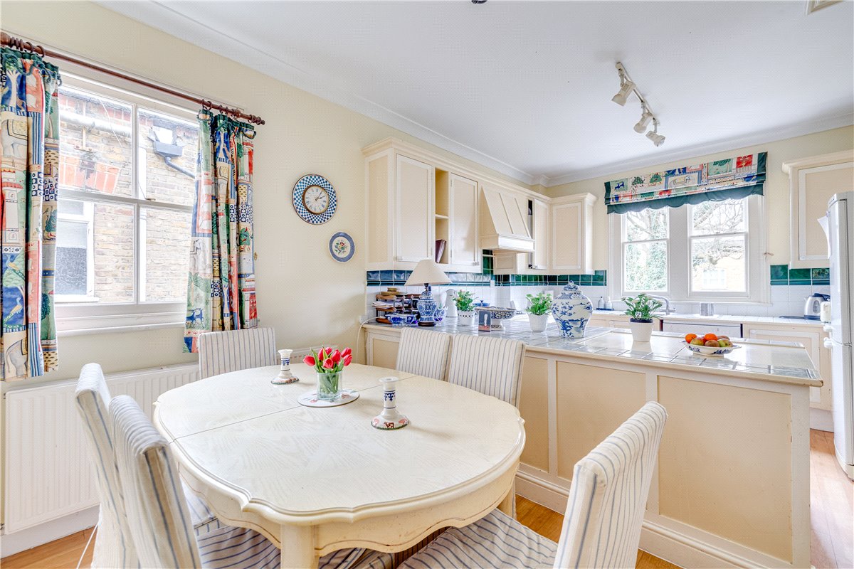 2 bedroom flat, Queensmill Road, London SW6 - Sold STC