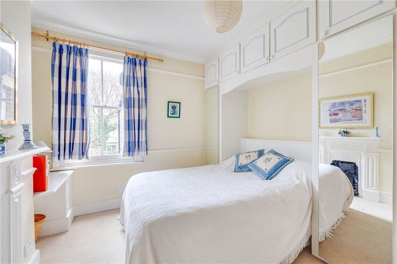 2 bedroom flat, Queensmill Road, London SW6 - Sold STC