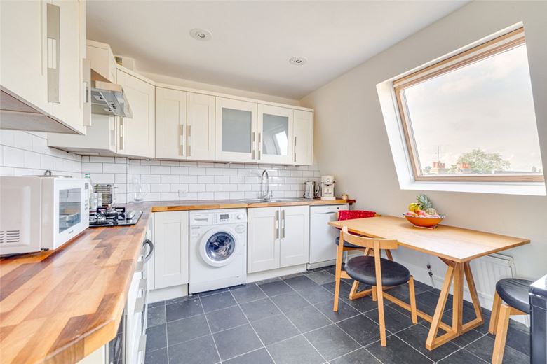 3 bedroom flat, Oxberry Avenue, London SW6 - Sold STC