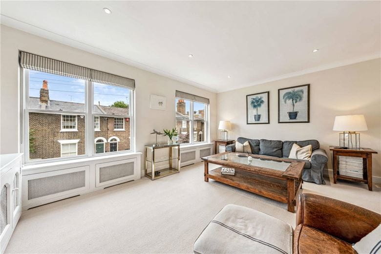 3 bedroom house, Burlington Road, London SW6 - Available
