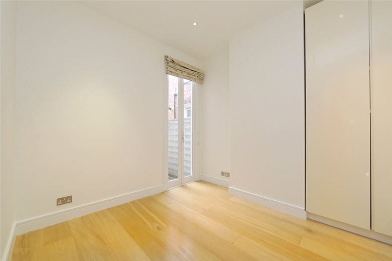 2 bedroom flat, Stephendale Road, London SW6 - Available