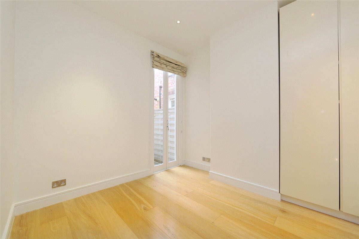 2 bedroom flat, Stephendale Road, London SW6 - Available