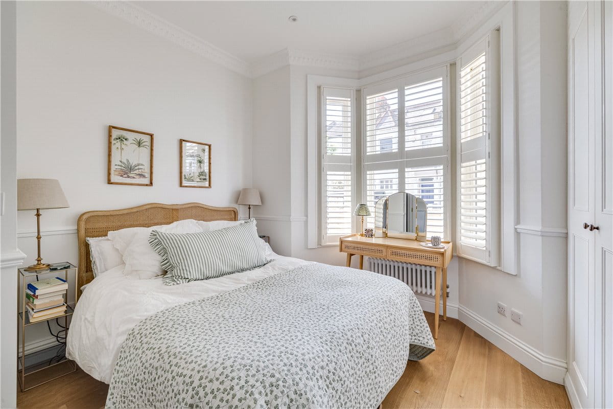 2 bedroom flat, Hartismere Road, Hammersmith And Fulham SW6 - Sold