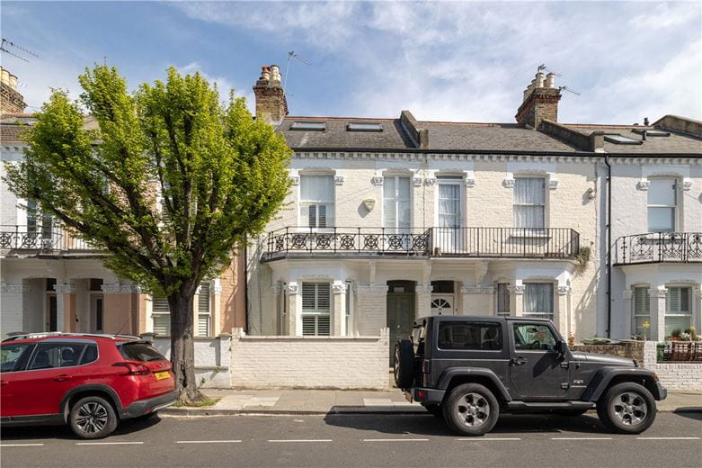 2 bedroom flat, Hartismere Road, Hammersmith And Fulham SW6 - Available