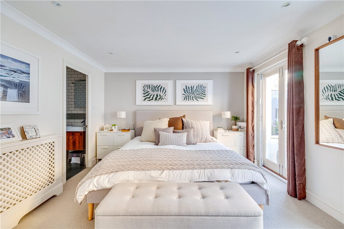 2 bedroom house, Marryat Square, Wyfold Road SW6 - Sold