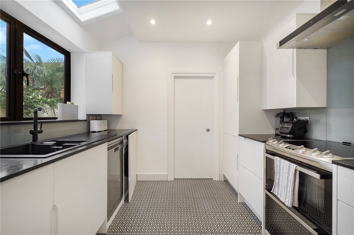 3 bedroom house, Colehill Lane, London SW6 - Available