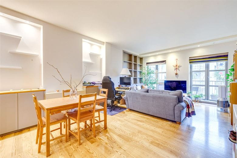 2 bedroom flat, Farm Lane, London SW6 - Available