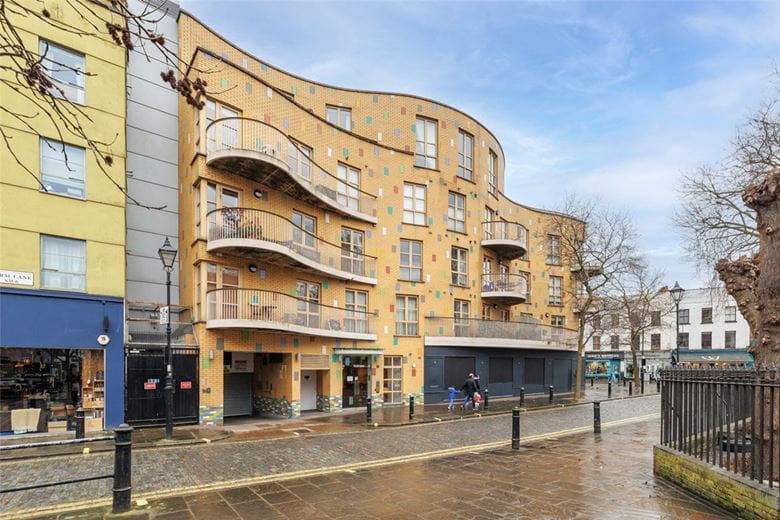 2 bedroom flat, Farm Lane, London SW6 - Available