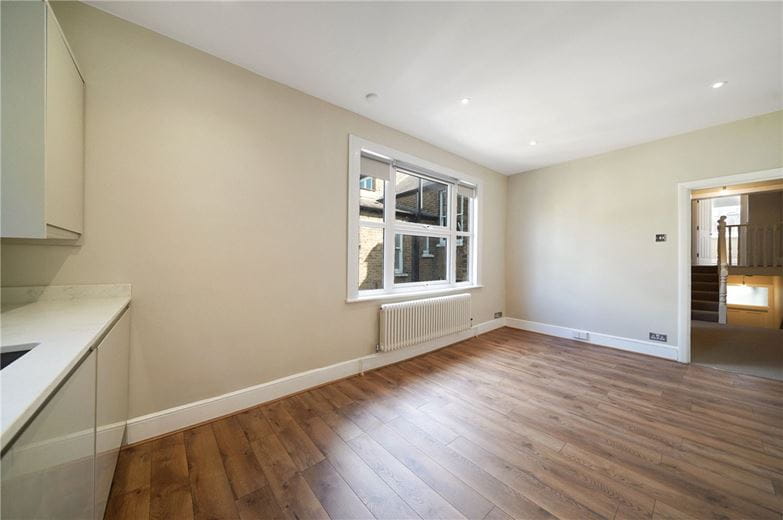 2 bedroom flat, Racton Road, London SW6 - Available