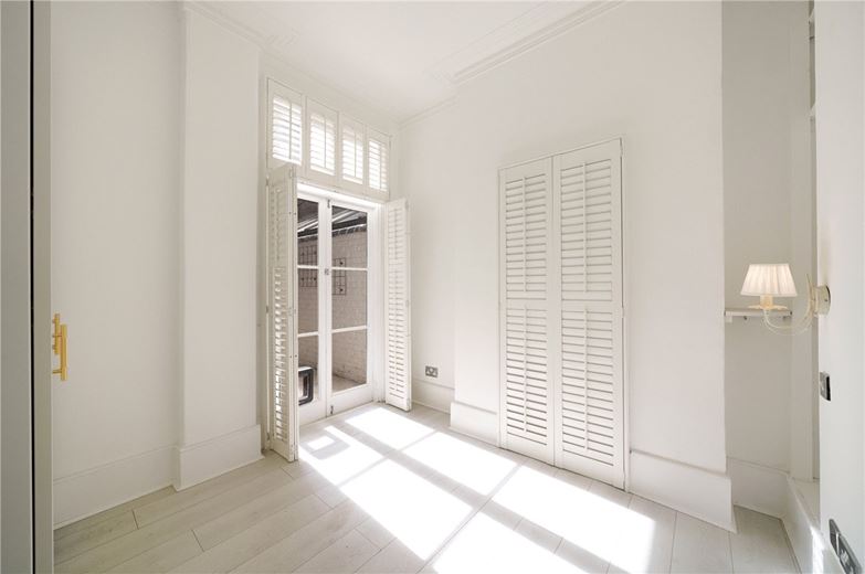 1 bedroom flat, Buer Road, London SW6 - Available