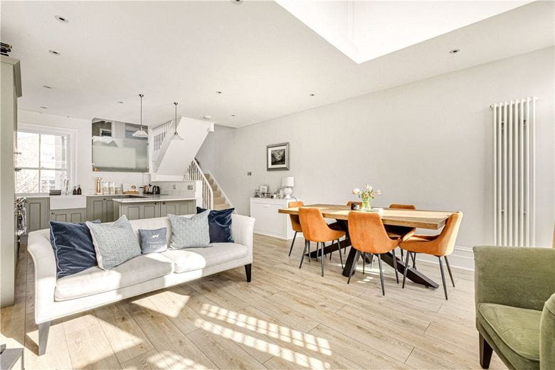 3 bedroom flat, Winchendon Road, London SW6 - Sold STC