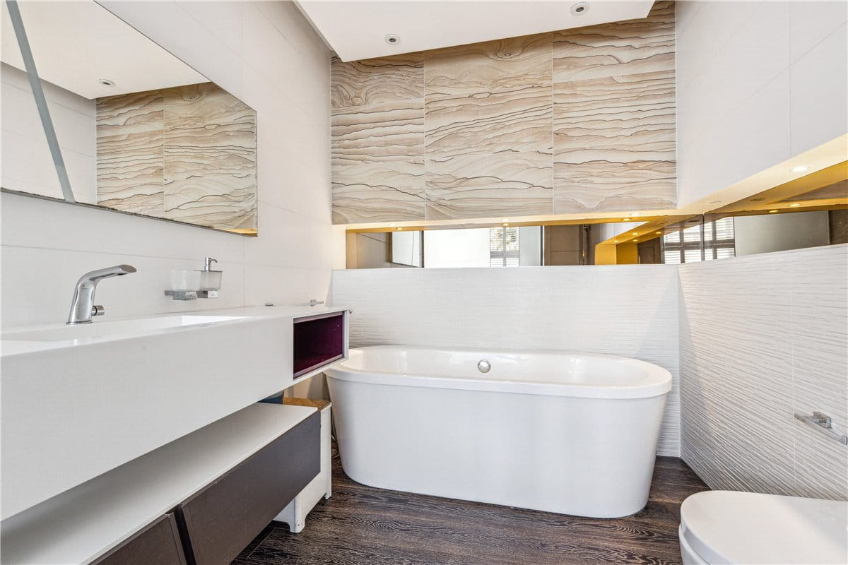 2 bedroom flat, Gowan Avenue, London SW6 - Available