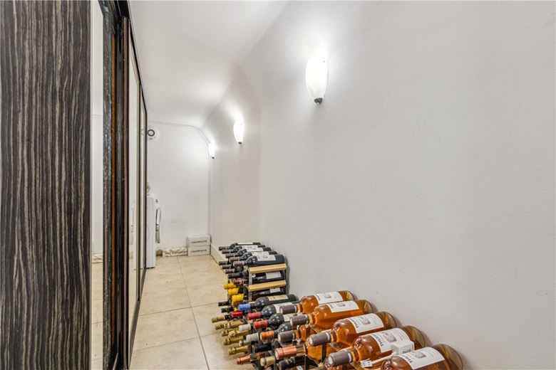 2 bedroom flat, Gowan Avenue, London SW6 - Available