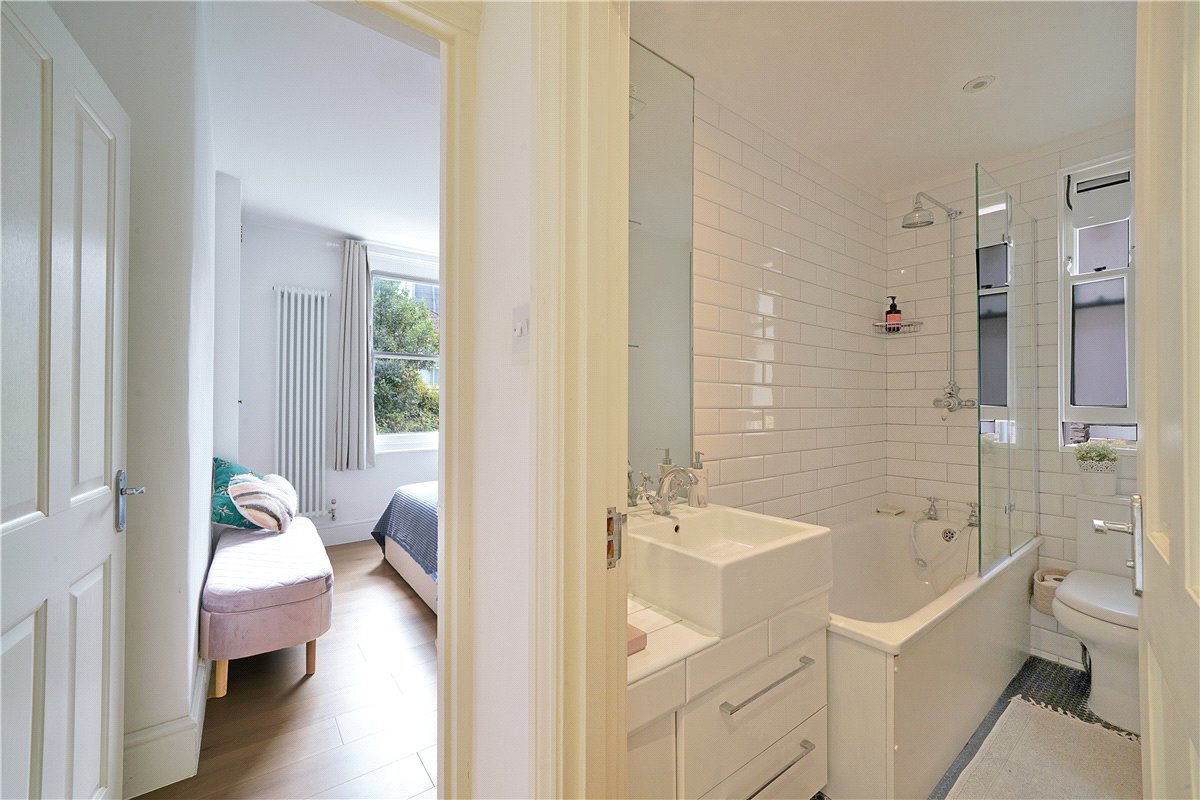 2 bedroom flat, Mirabel Road, London SW6 - Available