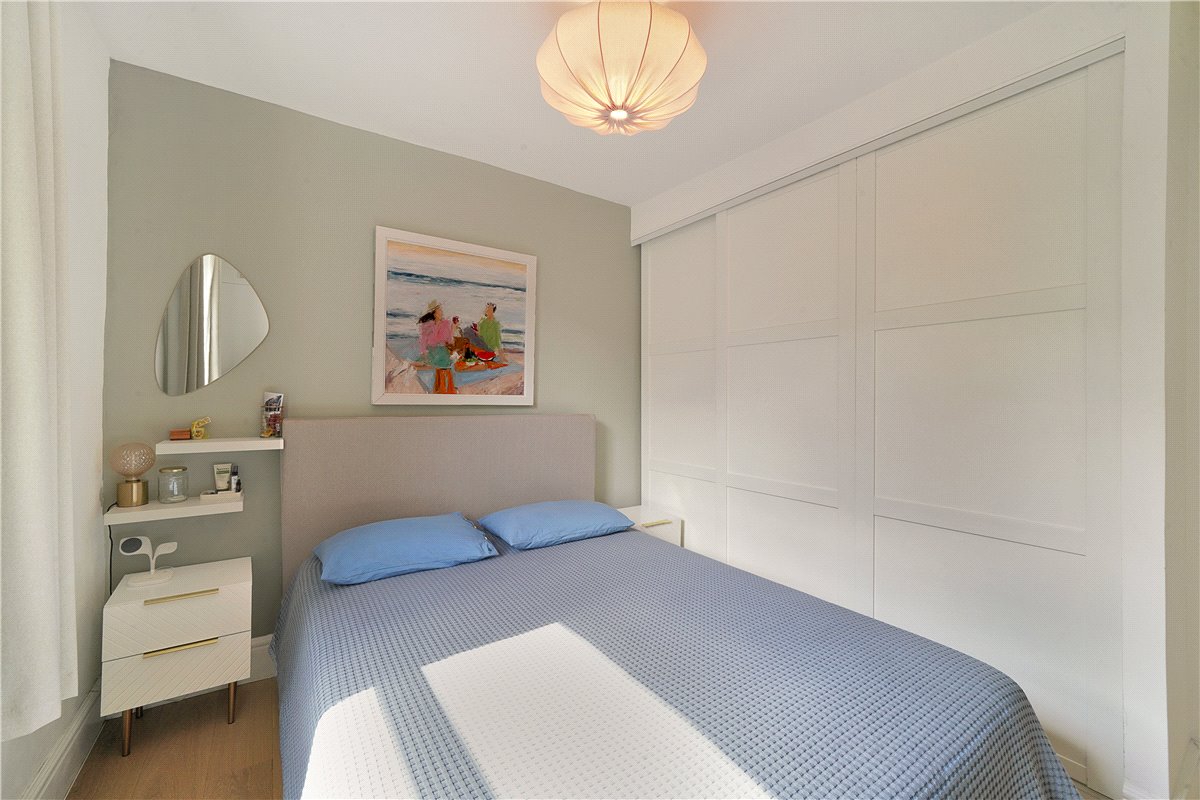 2 bedroom flat, Mirabel Road, London SW6 - Available