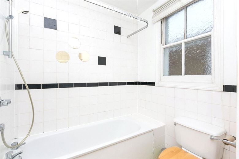 2 bedroom maisonette, Edenvale Street, London SW6 - Available