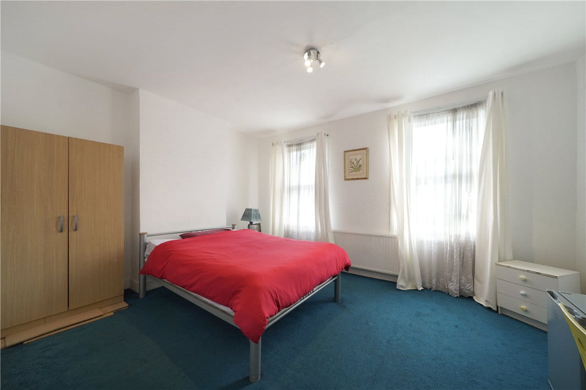 2 bedroom flat, Kinnoul Road, London W6 - Available