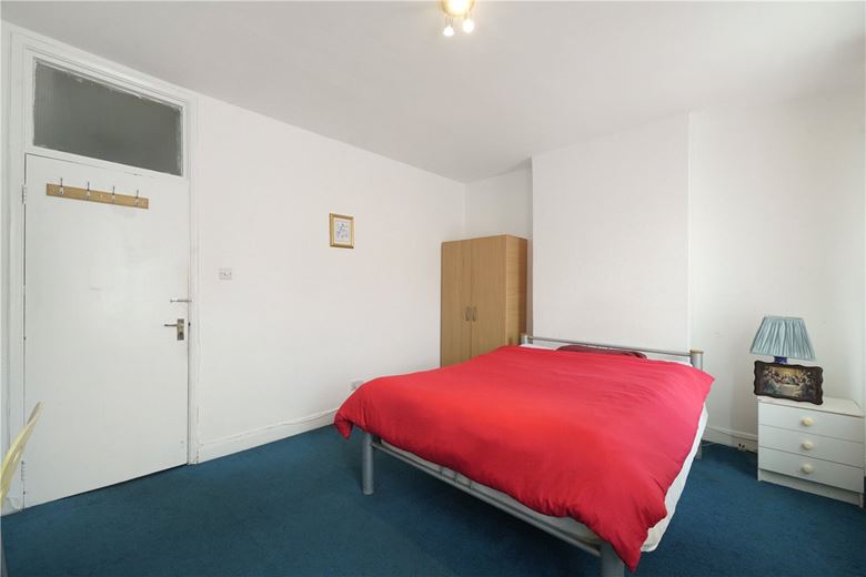 2 bedroom flat, Kinnoul Road, London W6 - Available