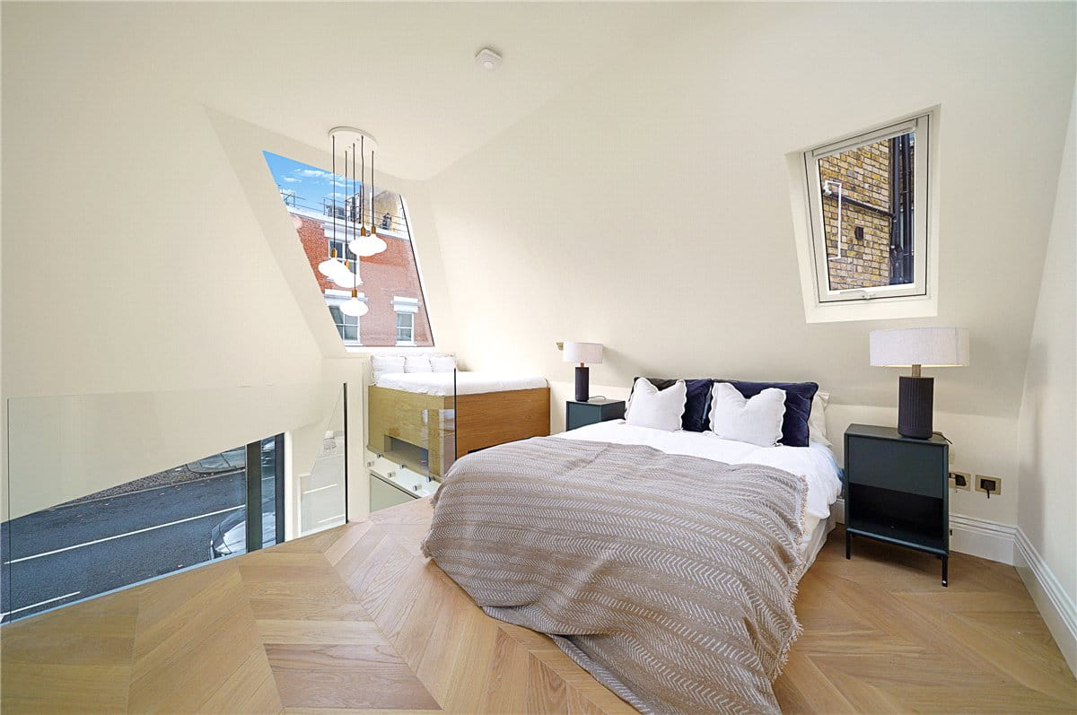 3 bedroom house, Cortayne Road, London SW6 - Available