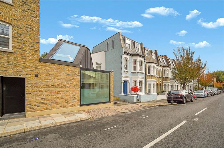 3 bedroom house, Cortayne Road, London SW6 - Available
