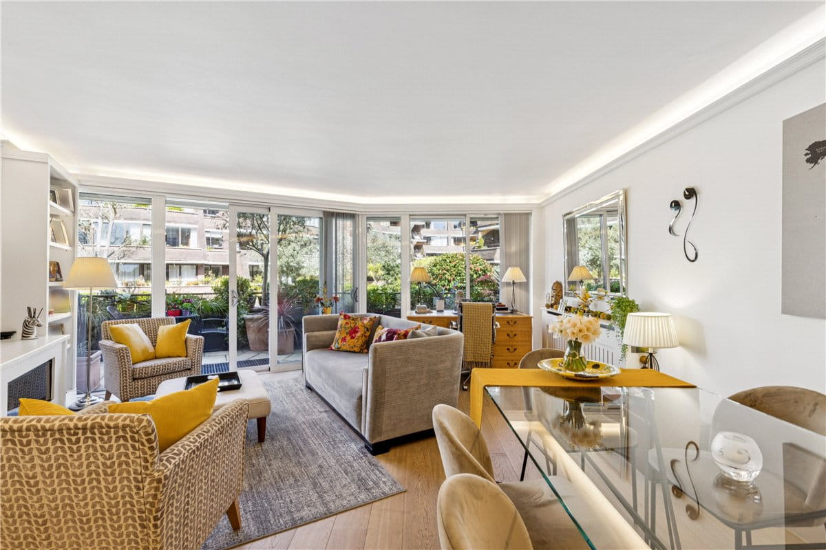 2 bedroom flat, Stevenage Road, London SW6 - Available