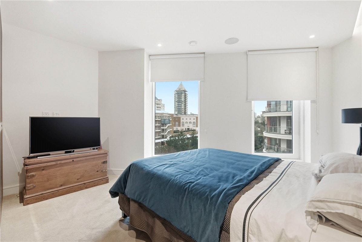 1 bedroom flat, Park Street, London SW6 - Available