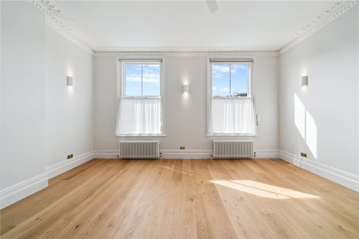 2 bedroom flat, North End Road, London SW6 - Available