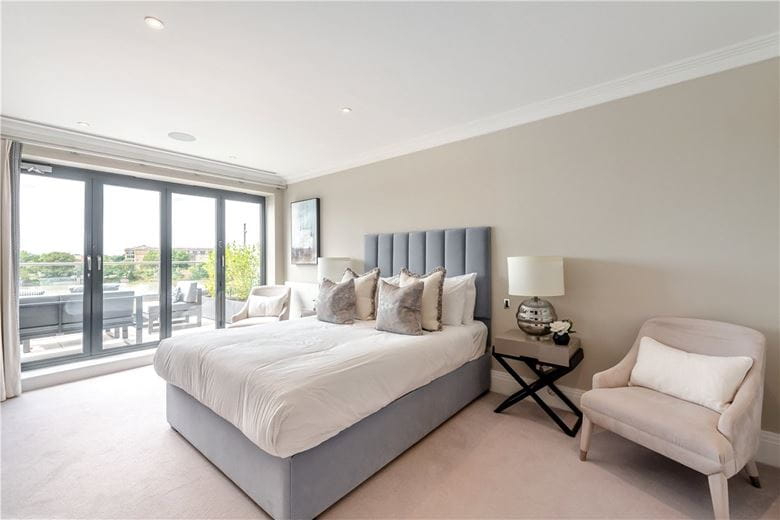 3 bedroom house, Rainville Road, London W6 - Available