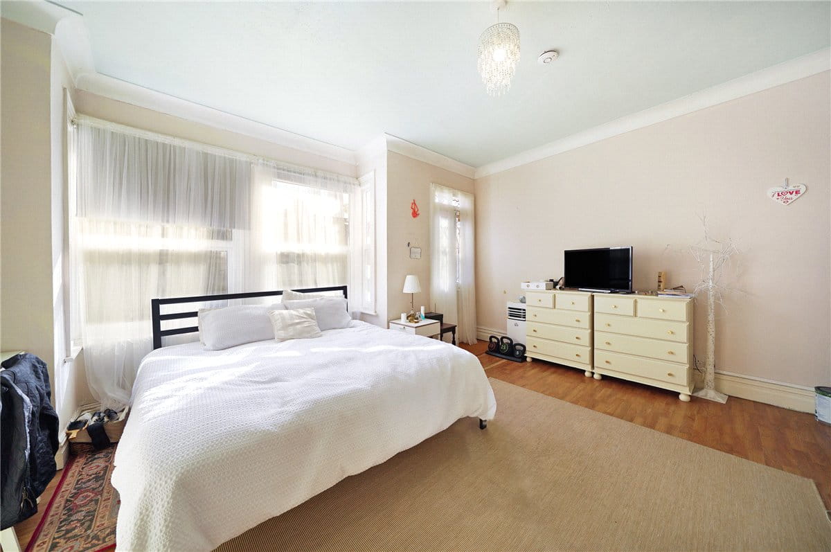 3 bedroom house, Burnfoot Avenue, London SW6 - Available