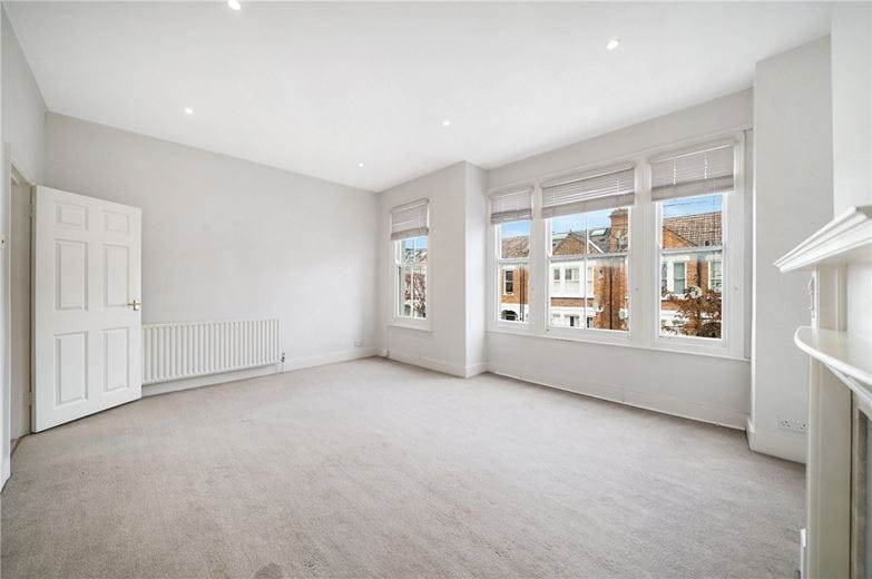 2 bedroom flat, Edenvale Street, London SW6 - Available