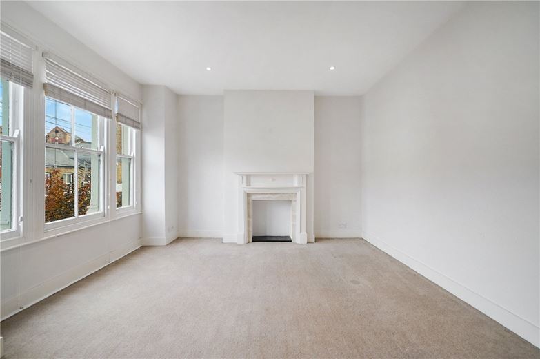 2 bedroom flat, Edenvale Street, London SW6 - Available