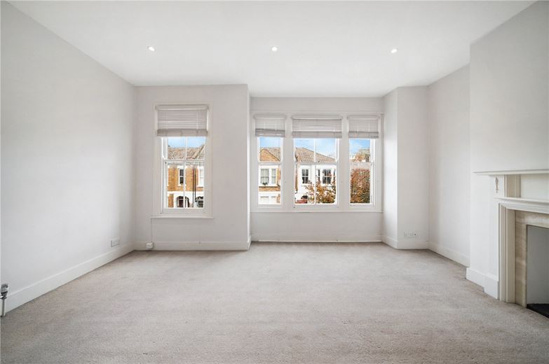 2 bedroom flat, Edenvale Street, London SW6 - Available