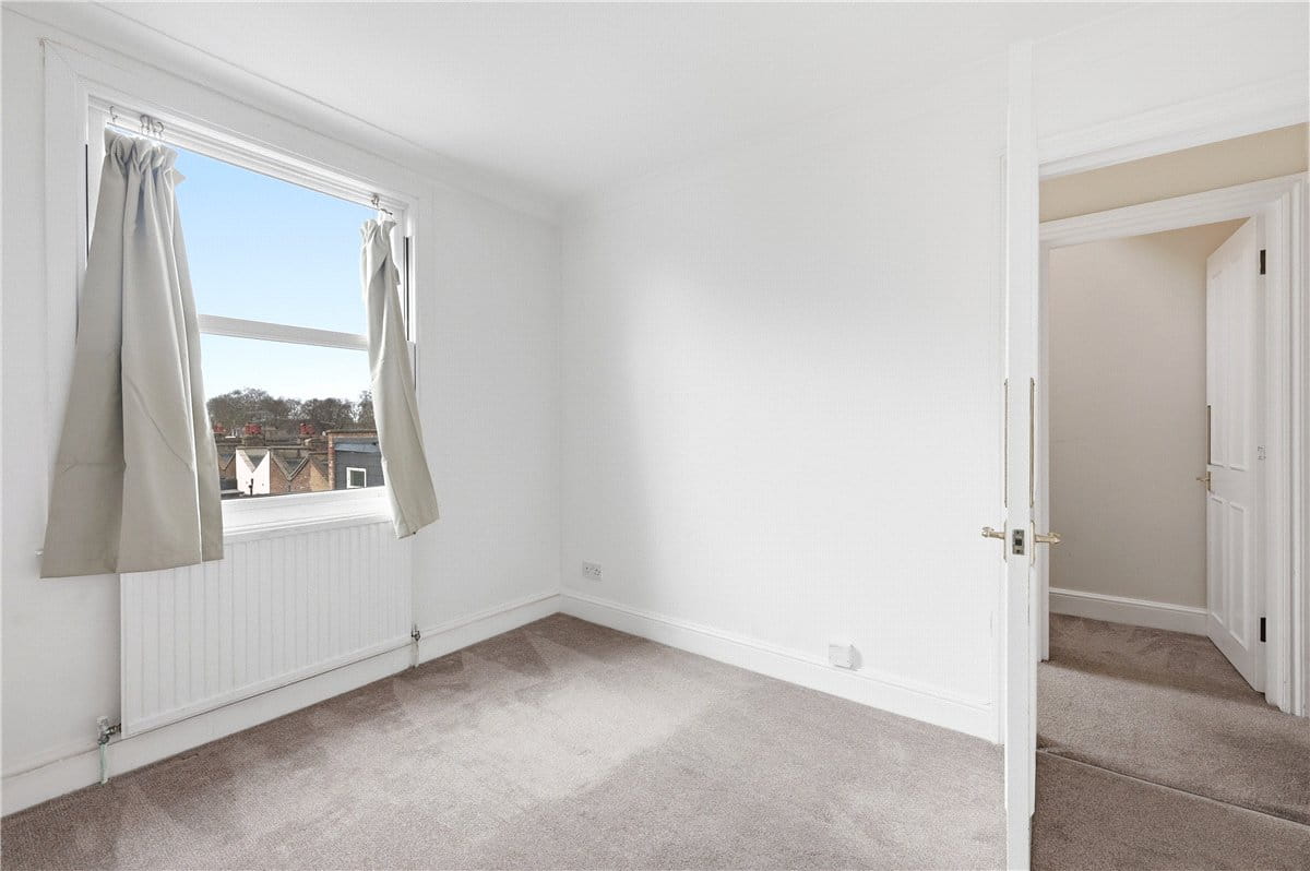 2 bedroom flat, Munster Road, London SW6 - Available