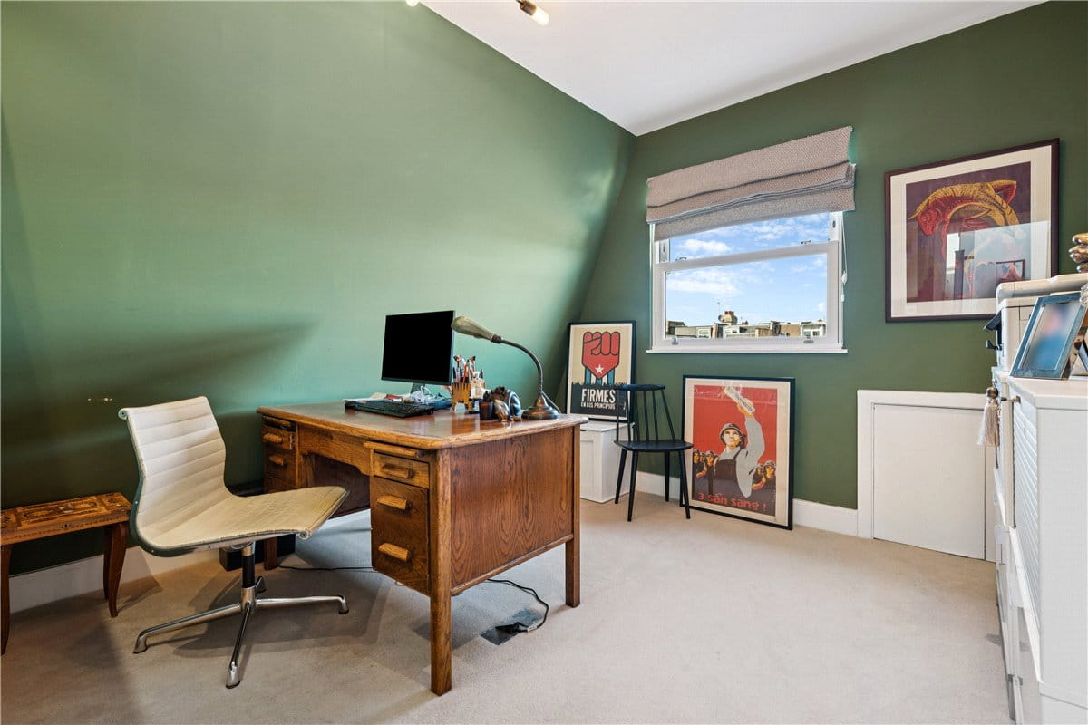 6 bedroom house, Queensmill Road, London SW6 - Available