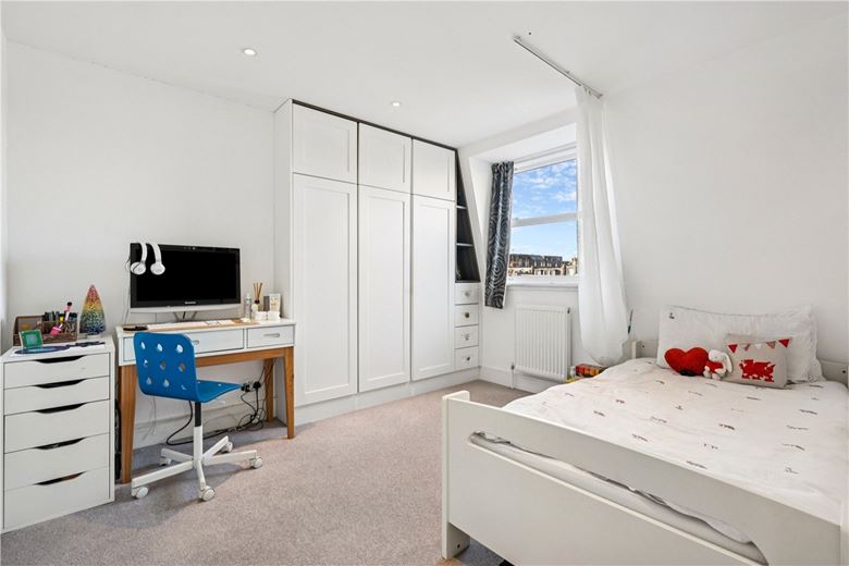 6 bedroom house, Queensmill Road, London SW6 - Available