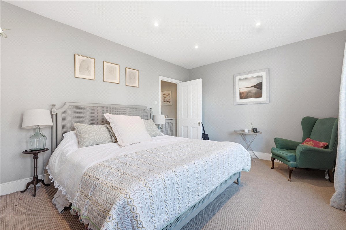 6 bedroom house, Delaford Street, London SW6 - Available