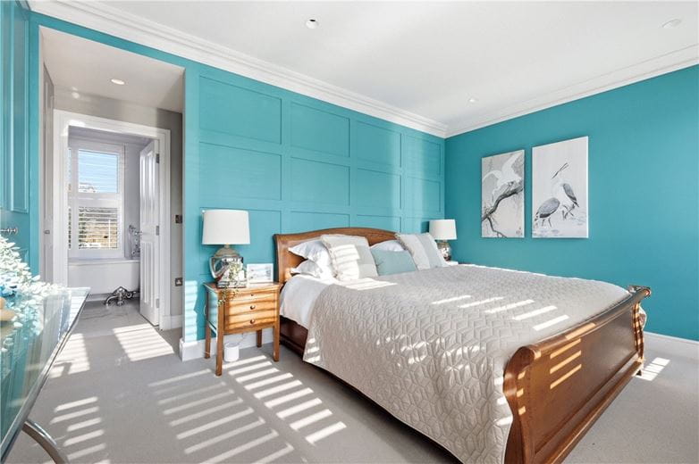 4 bedroom house, Hazlebury Road, London SW6 - Available