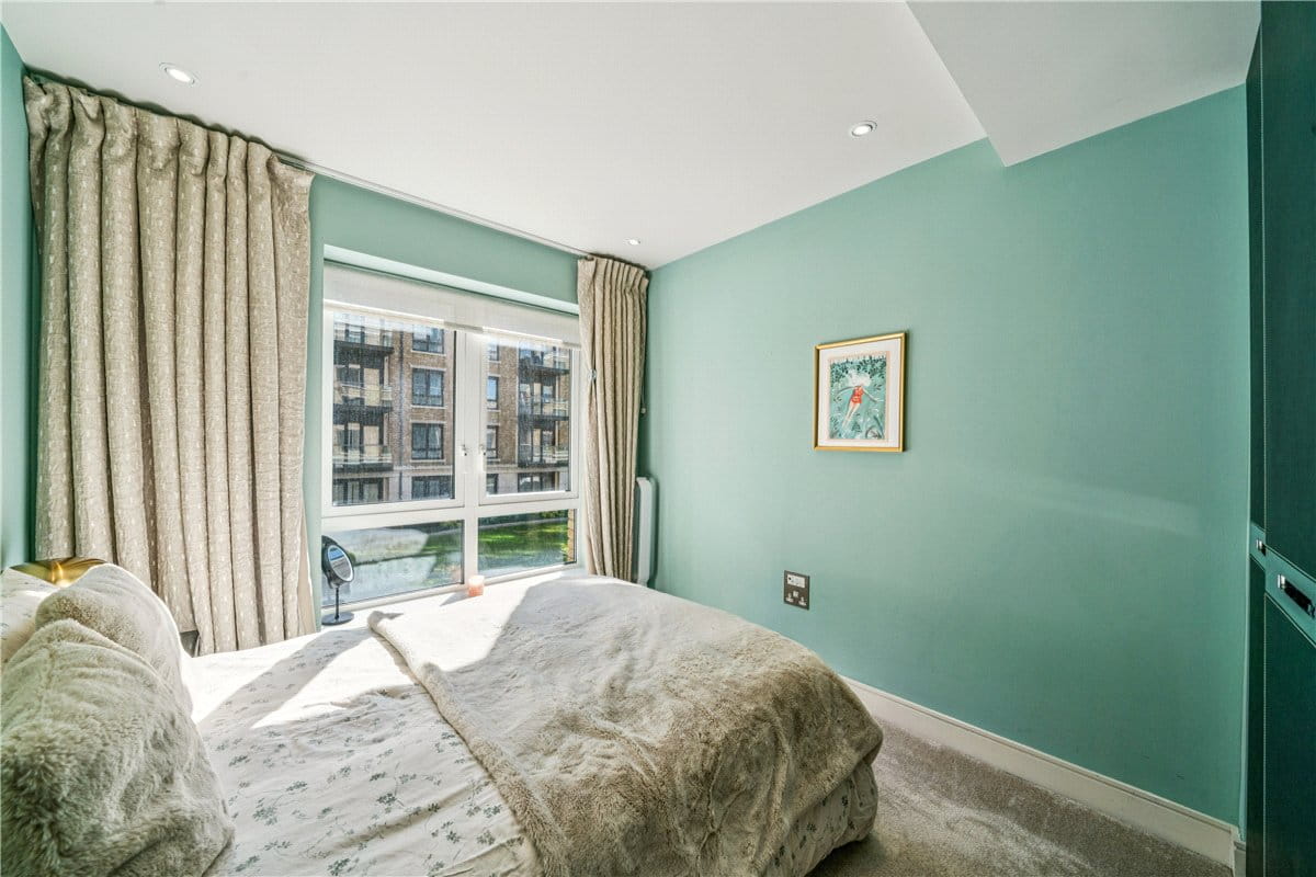 2 bedroom flat, Distillery Wharf, W6 - Available