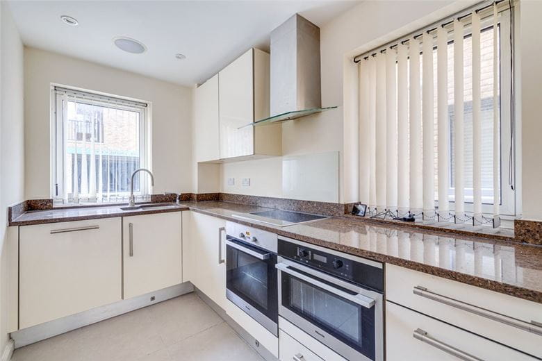 4 bedroom house, Dere Close, London SW6 - Sold