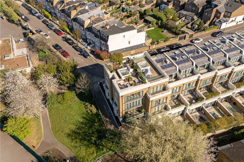 5 bedroom house, Stevenage Road, London SW6 - Available
