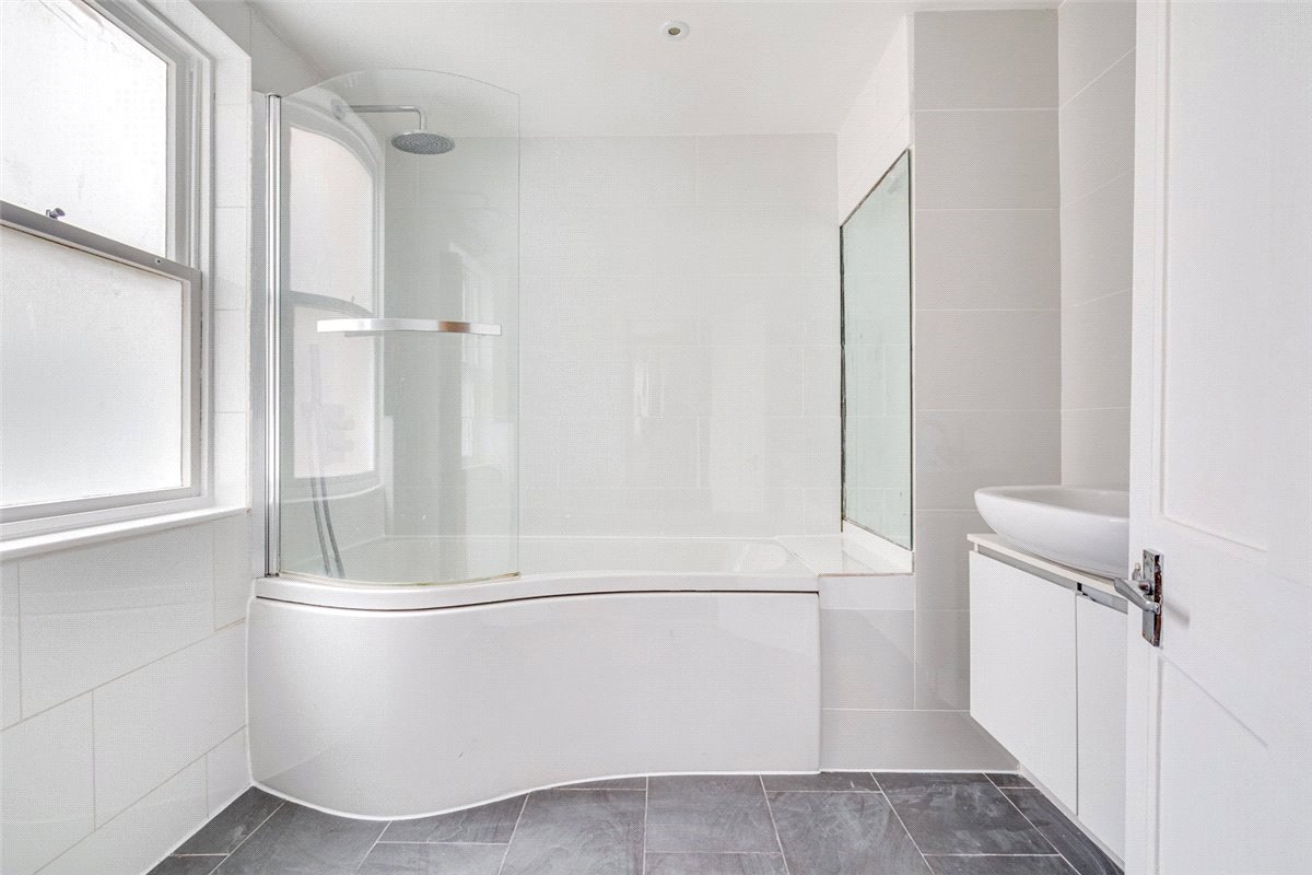 2 bedroom flat, Reporton Road, London SW6 - Sold